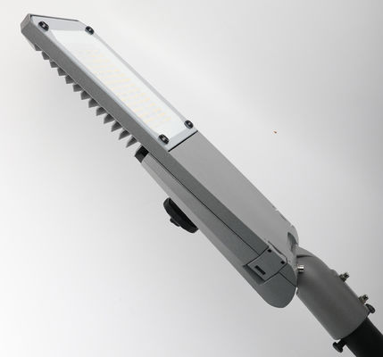 120° ângulo de feixe LED Street Light Housing em cinza escuro 50 anos de vida útil Alta durabilidade