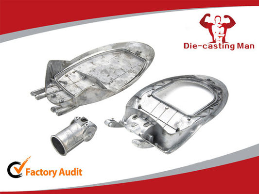 Alojamento de alumínio da luz de rua do diodo emissor de luz da eficiência elevada para a estrada 880 x 380 x 180mm